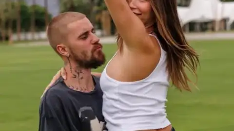 Justin Bieber posta fotos com Hailey no local do Coachella após esgotar ingressos como headliner